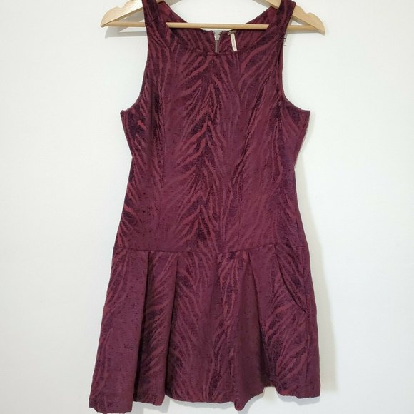 Free People Chenille Zebra Print Dress Size 0 Burgundy Red Drop Waist - Picture 2 of 8